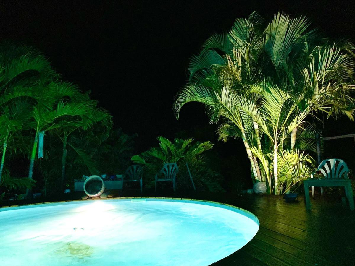 LODGE PAMPLEMOUSSE avec PISCINE privative , dans parc calme à 500 m plage Le Carbet Extérieur photo